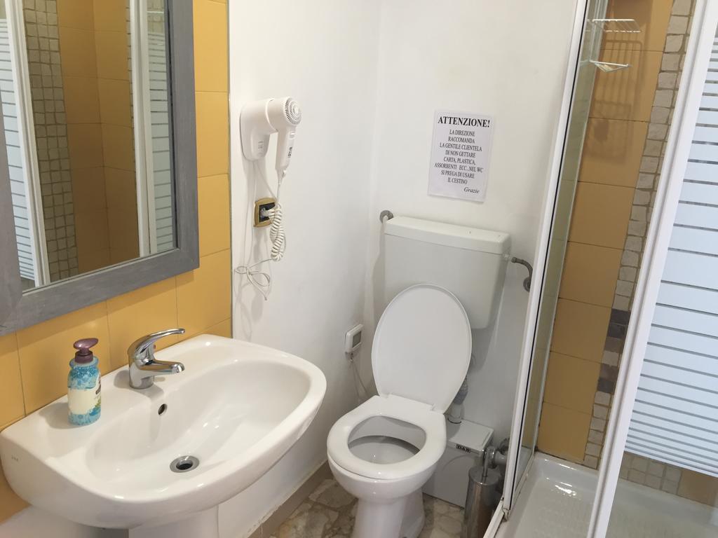 B&B Le Colonne Бриндизи Стая снимка