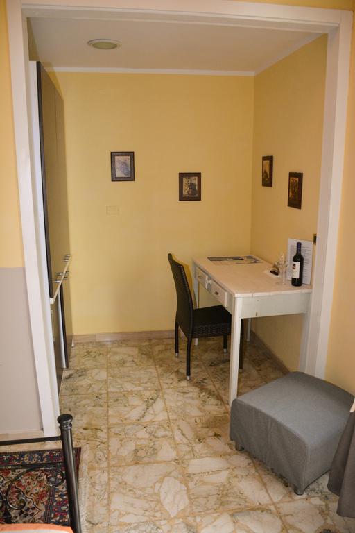 B&B Le Colonne Бриндизи Екстериор снимка