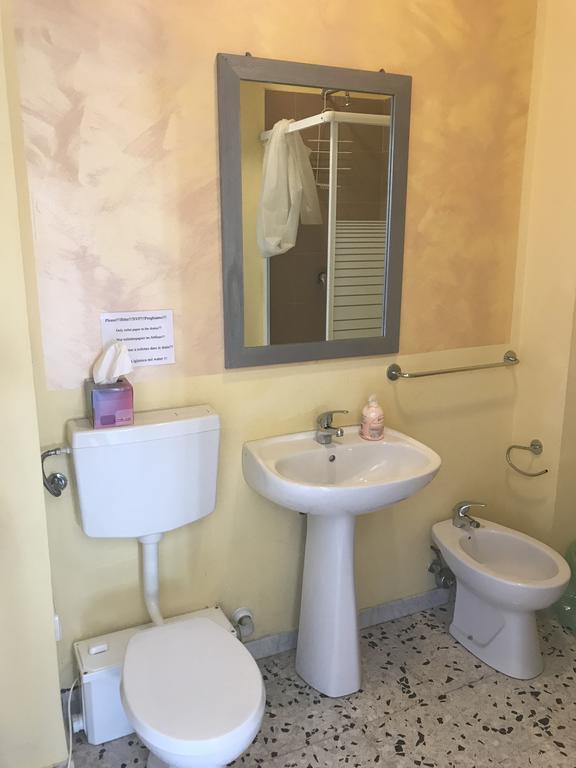 B&B Le Colonne Бриндизи Стая снимка